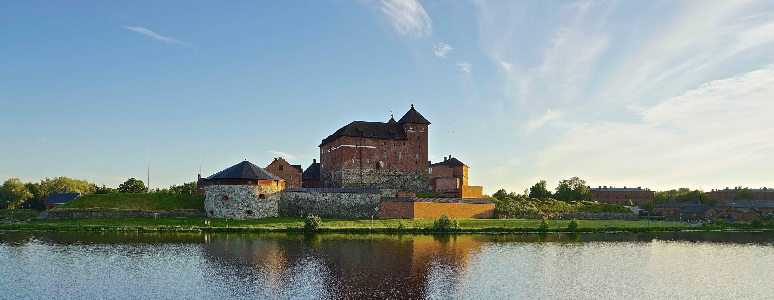 Hämeenlinna - Tampere, Laukontori - Hopealinjat